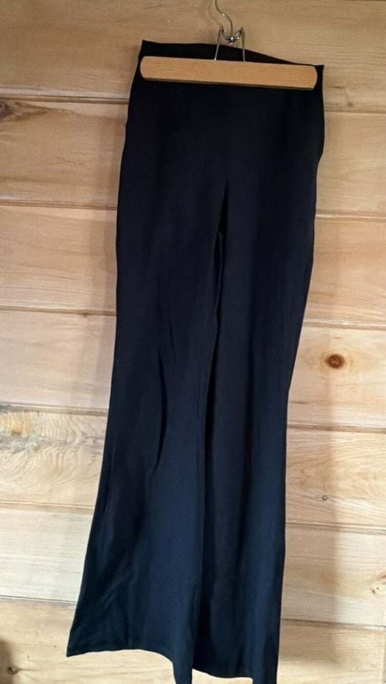 Yogalicious Black Lux Everyday Flare Leggings 7/8 Medium